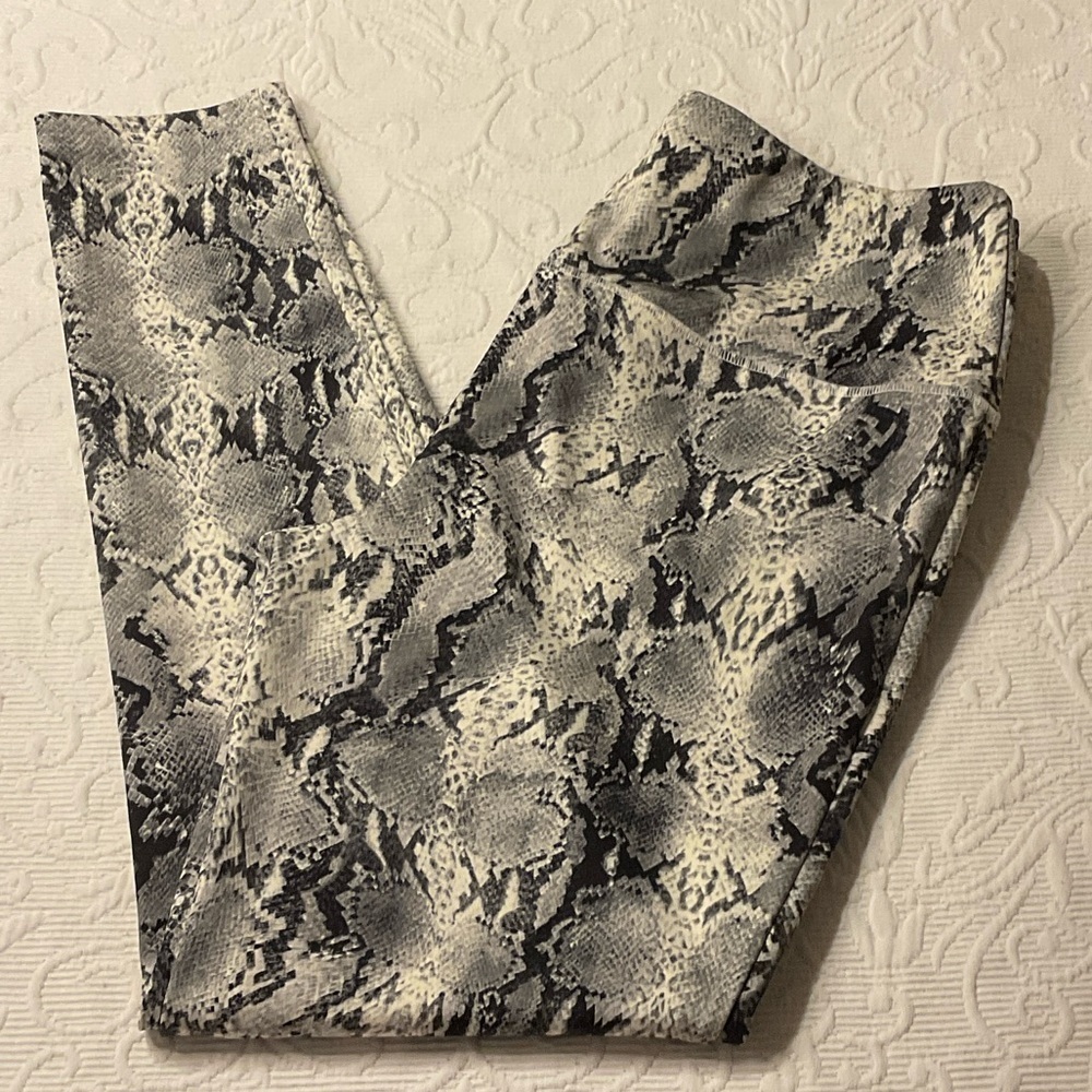 Chico's Black and White Snakeskin Leggings. Chico size 1/small